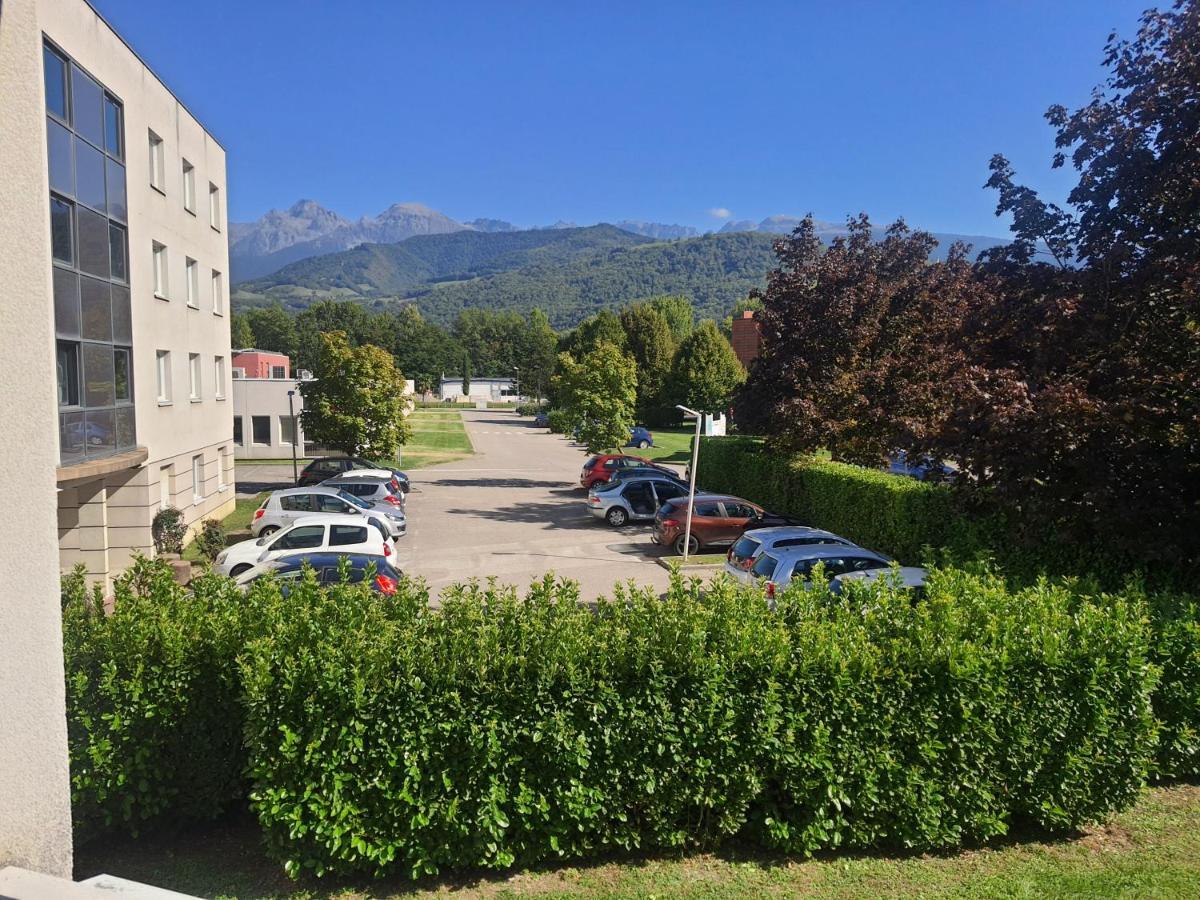 Studio Dans Residence Pour Location Courte Duree Et Etudiants Parking Gratuit Gieres Exterior photo